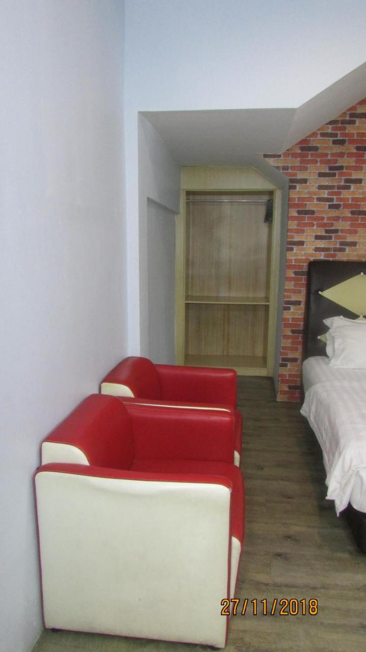 Hotel Zamburger Бентонг Экстерьер фото