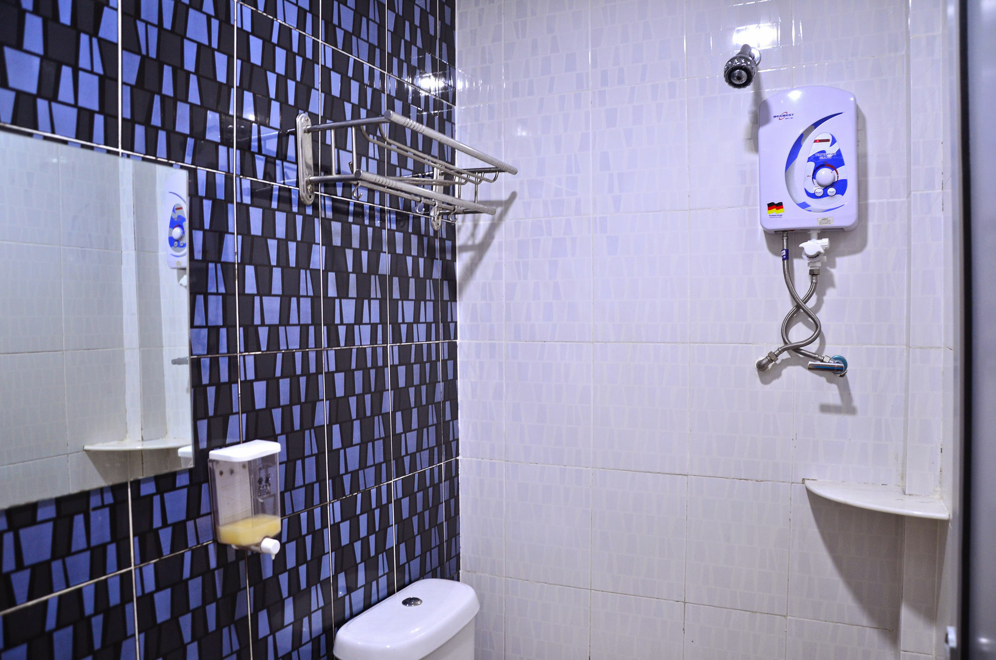 Hotel Zamburger Бентонг Экстерьер фото